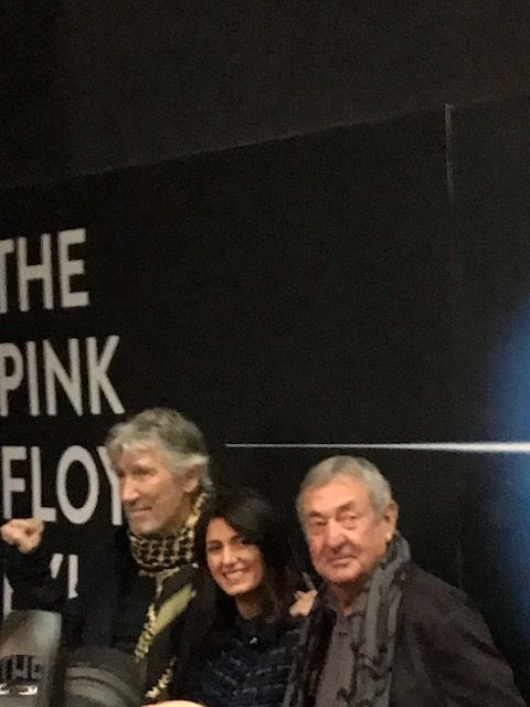 Die Bürgermeisterin  von Rom Virginia Raggi mit den Pink Floyd